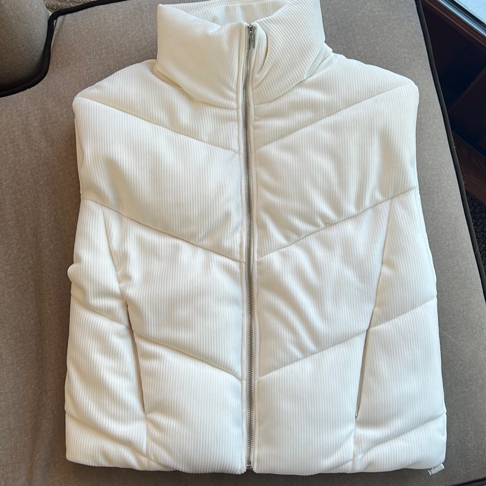 Worn once alo vest
